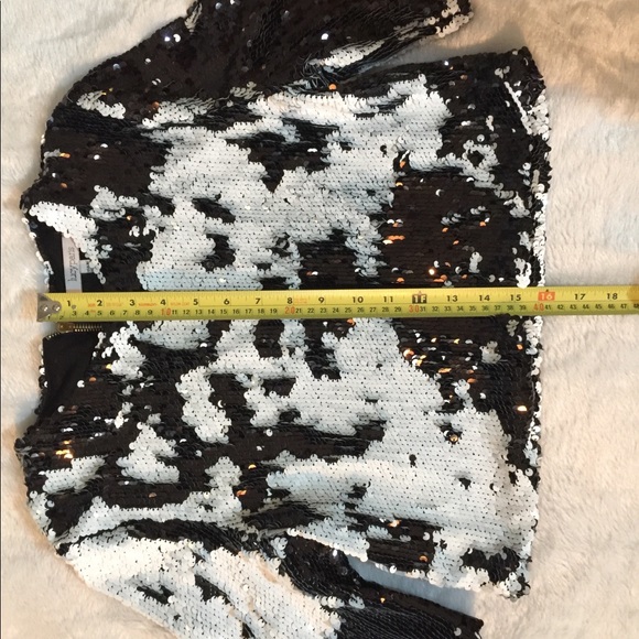 NWOT Medium 6 black white sequin crop top blouse - Picture 5 of 8